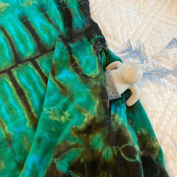 NWOT Yoga/ workout  hooded top, 100% Rayon, very comfortable. - Picture 5 of 7